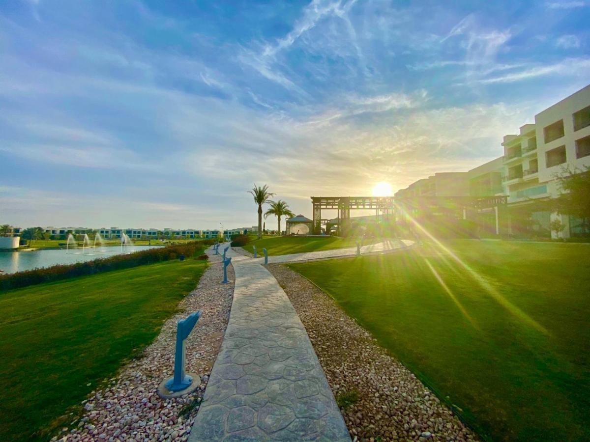 Retaj Salwa Resort & Spa Doha Ngoại thất bức ảnh Sunrise at the Al-Shaqra residential complex
