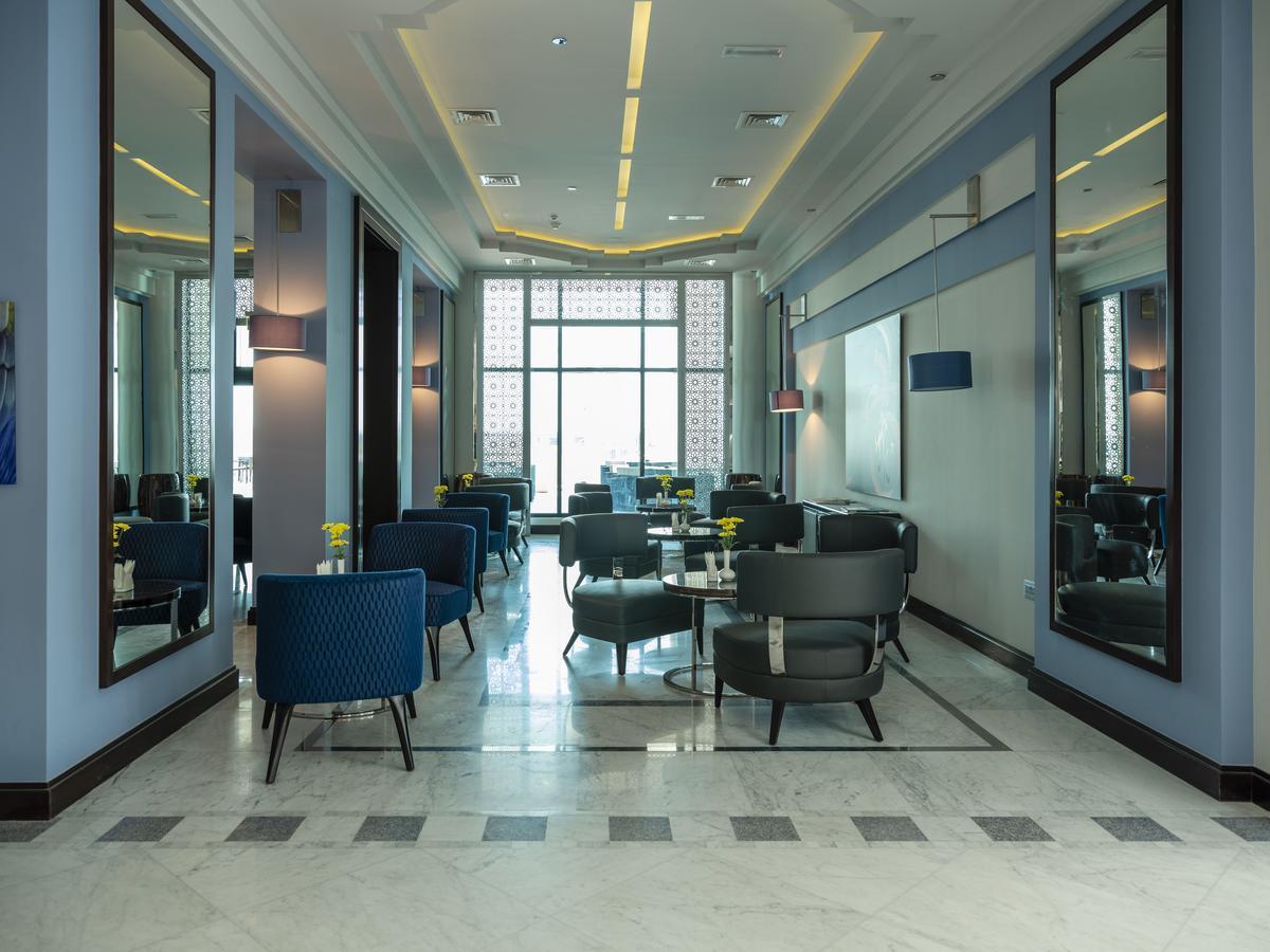 Retaj Salwa Resort & Spa Doha Ngoại thất bức ảnh The lounge at the airport