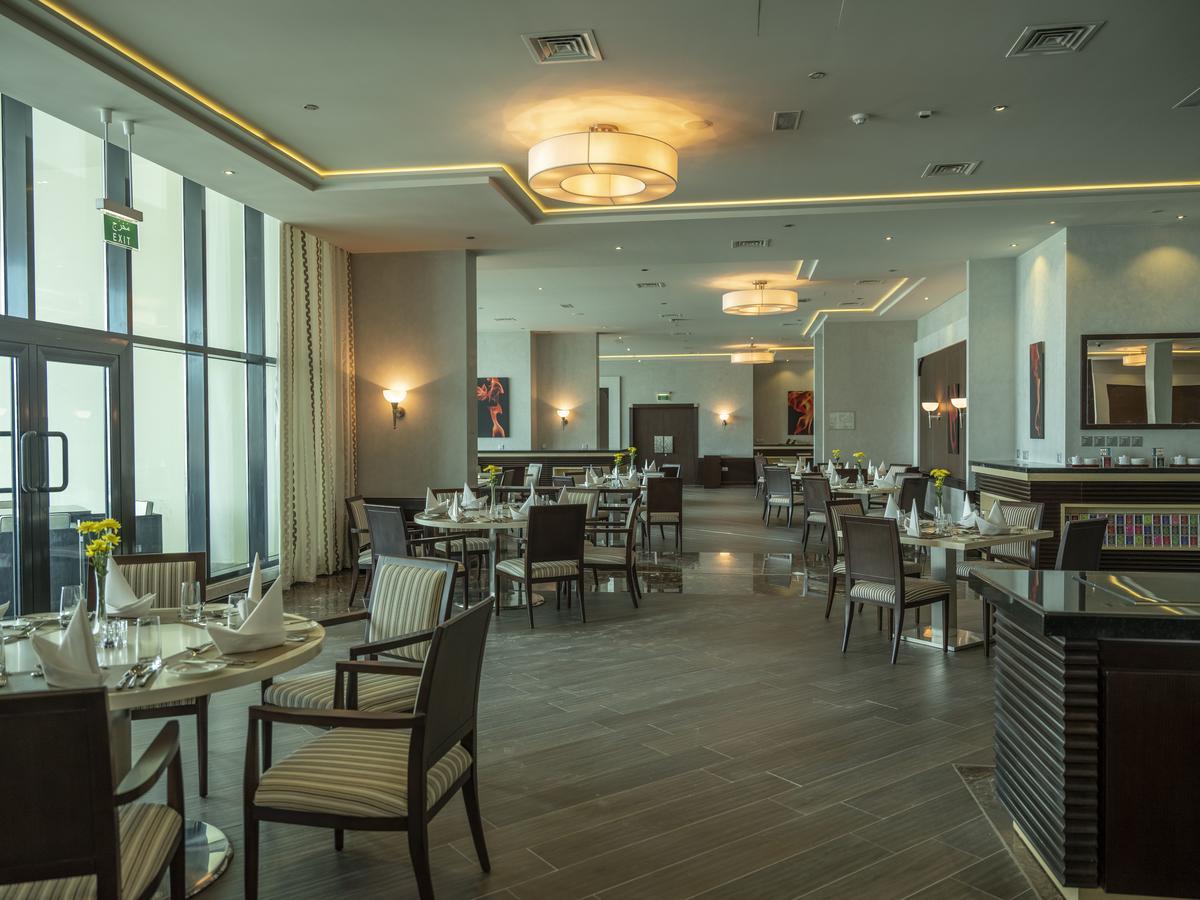 Retaj Salwa Resort & Spa Doha Ngoại thất bức ảnh The restaurant at the hotel