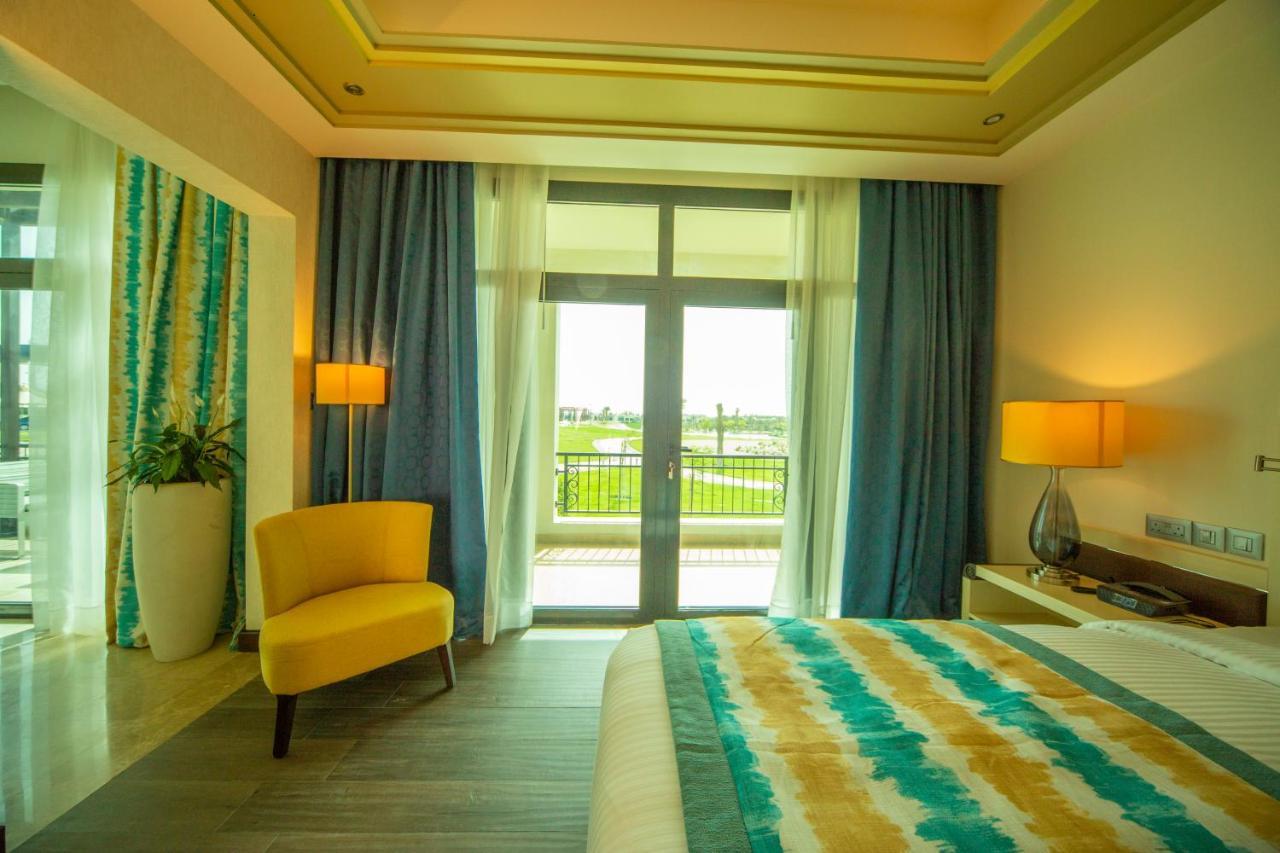 Retaj Salwa Resort & Spa Doha Ngoại thất bức ảnh A bedroom at the hotel