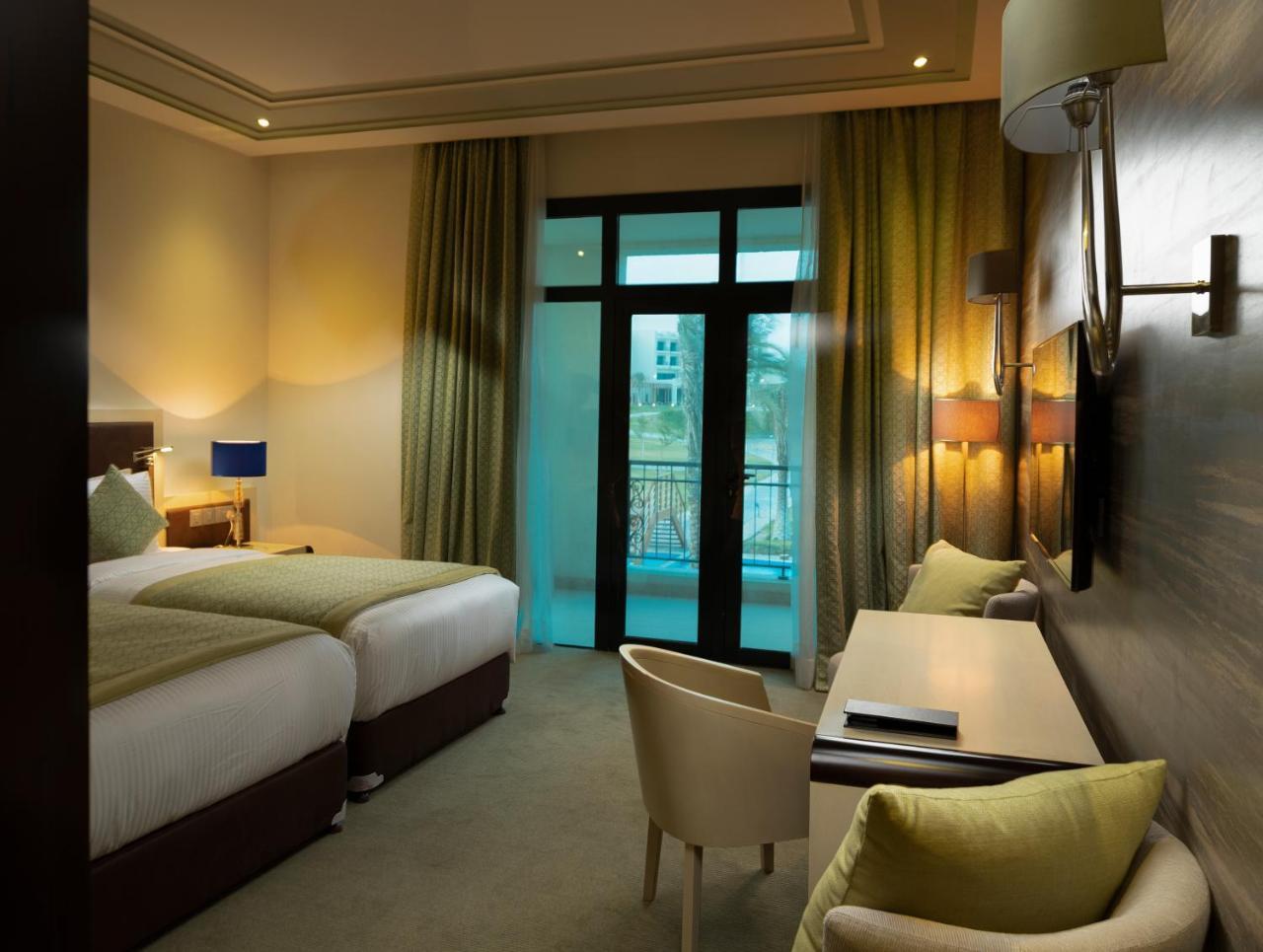 Retaj Salwa Resort & Spa Doha Ngoại thất bức ảnh A room at the hotel